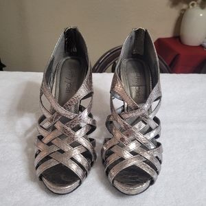 Cathy Jean Pewter Peep Toe Heels Size 7